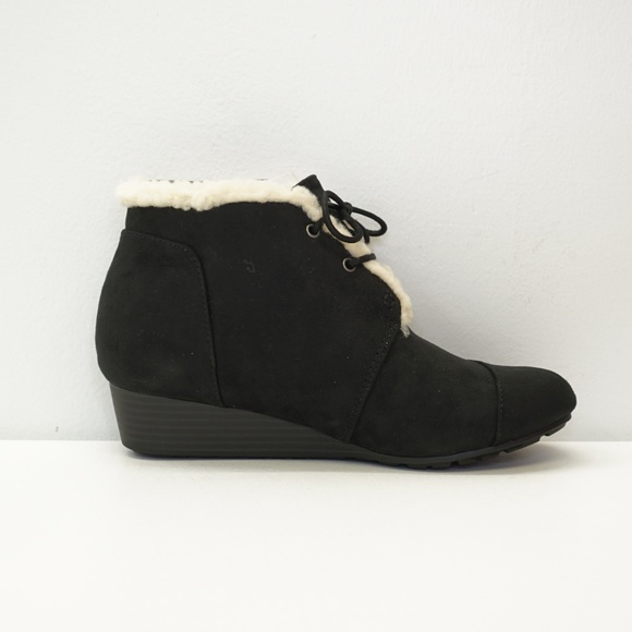 Mia Amore Lace Up Wedge Bootie 8 - Picture 5 of 8